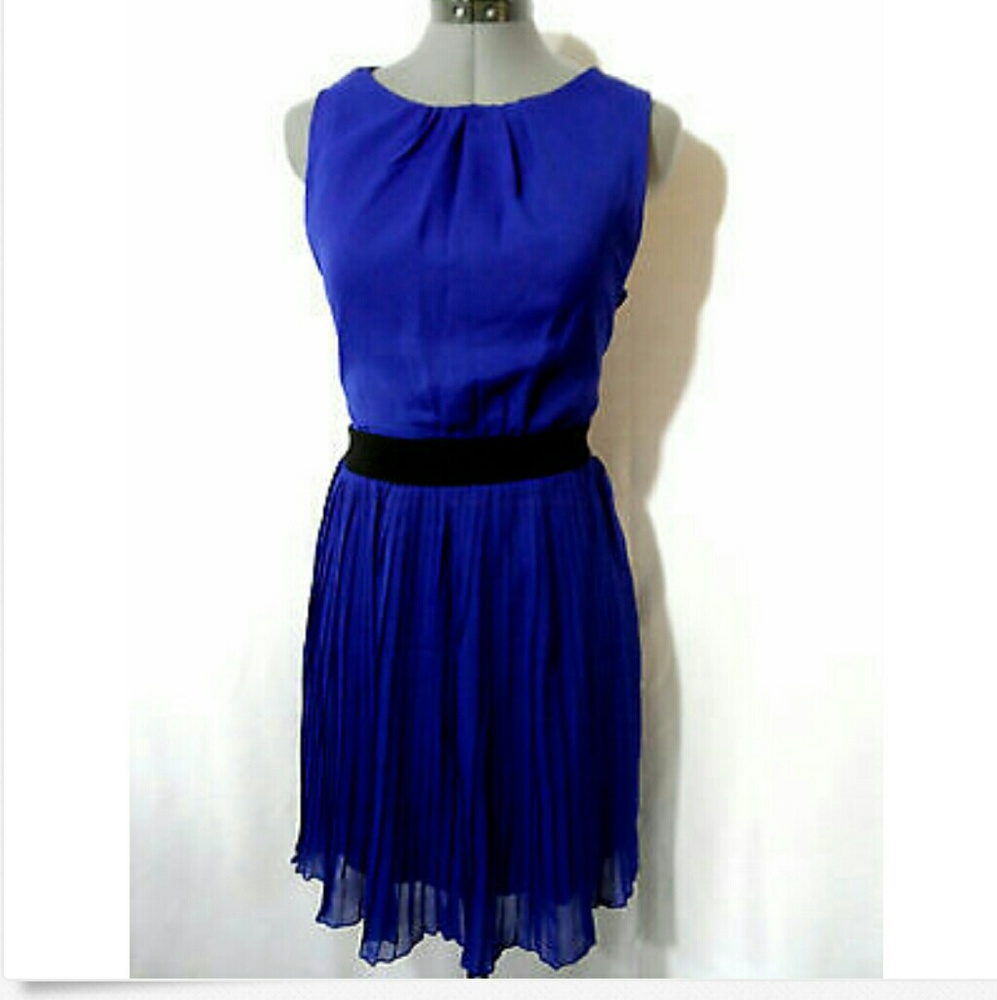 New STITCH BTWEEN Pleated Dress 9 Electric Blue